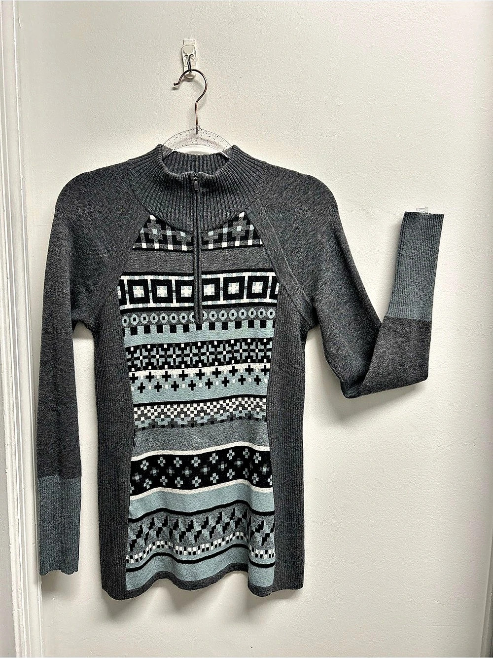 title nine Geometric Knit Sweater Size XS